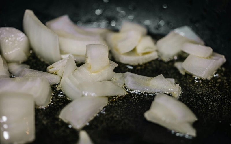 How to Perfectly Caramelize Onions Every Single Time Without Burning Them