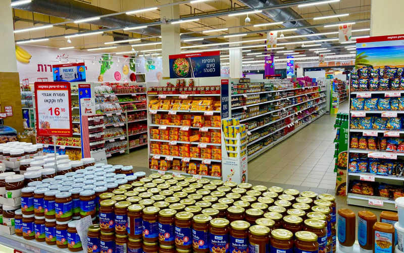 How to Shop the Grocery Store Perimeter vs Center Aisles to Eat Healthier Without Spending More