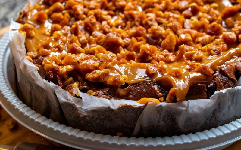 Banana Toffee Cake (Soft Banana Cake with Rich Caramel Toffee Flavor)
