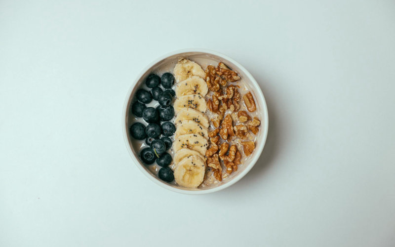 Oatmeal Banana Smoothie for Breakfast (Healthy Energy Boost Drink)