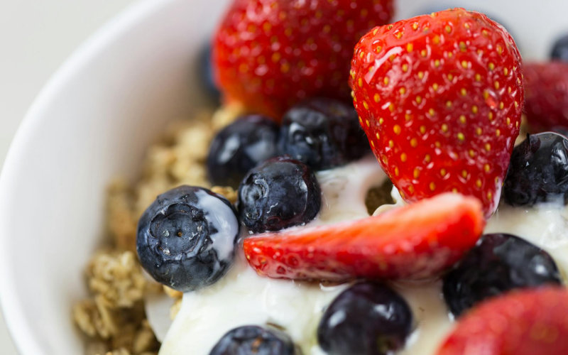 Healthy Granola Yogurt Parfait Recipe
